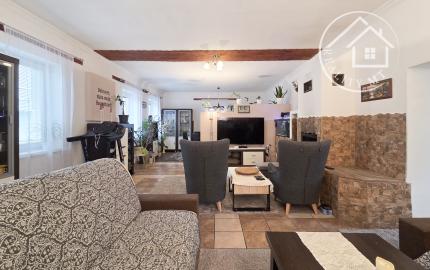 Unikátny rodinný dom s veľkým pozemkom