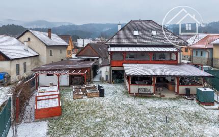 Unikátny rodinný dom s veľkým pozemkom
