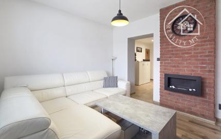 Predaj 3 izbového zrekonštruovaného bytu v tehlovej bytovke v obci Belá-Dulice