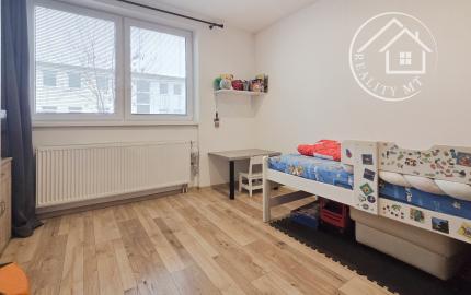 Predaj 3 izbového zrekonštruovaného bytu v tehlovej bytovke v obci Belá-Dulice