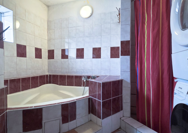 Unikátny rodinný dom s veľkým pozemkom