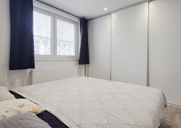 Predaj 3 izbového zrekonštruovaného bytu v tehlovej bytovke v obci Belá-Dulice