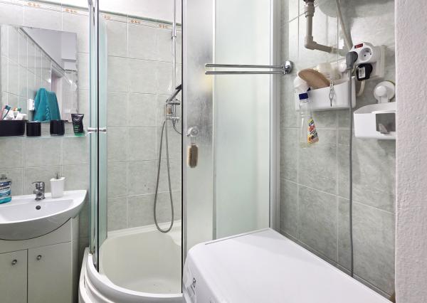 Predaj 3 izbového zrekonštruovaného bytu v tehlovej bytovke v obci Belá-Dulice