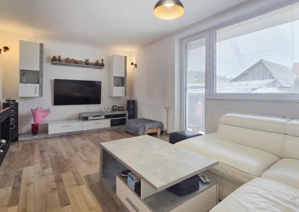 Predaj 3 izbového zrekonštruovaného bytu v tehlovej bytovke v obci Belá-Dulice