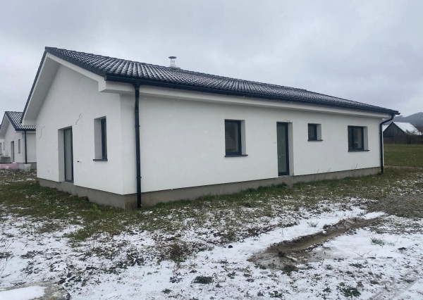 4 izbové rodinné domy s veľkorysou výmerou na Budiši