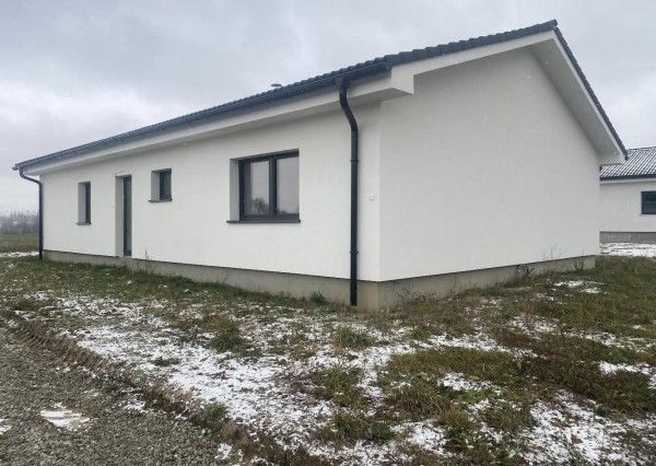 4 izbové rodinné domy s veľkorysou výmerou na Budiši