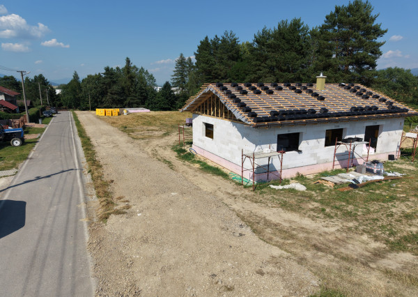 4 izbové rodinné domy s veľkorysou výmerou na Budiši