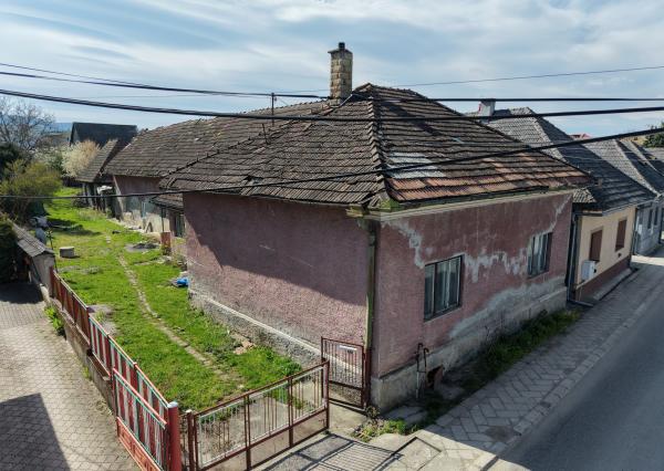 Mošovce - starší rodinný dom/pozemok