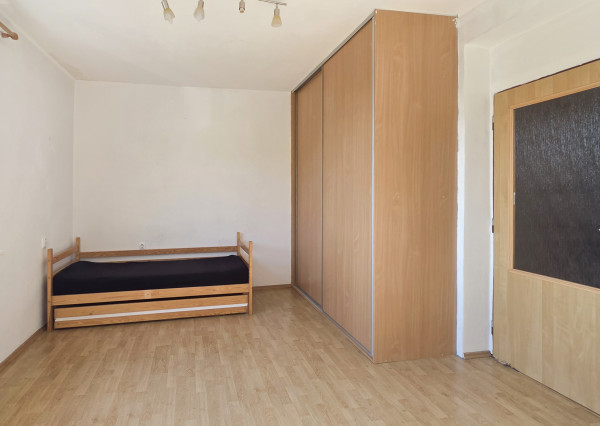 Na predaj 3-izbový tehlový byt s garážou v cene – Sučany