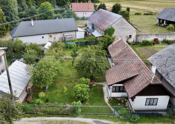 🏡 NA PREDAJ – 2-IZBOVÝ RODINNÝ DOM V JAZERNICI