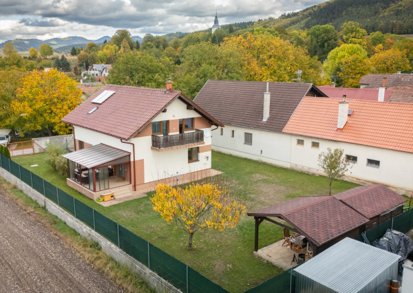 MODERNÝ 5-IZBOVÝ RODINNÝ DOM V NECPALOCH