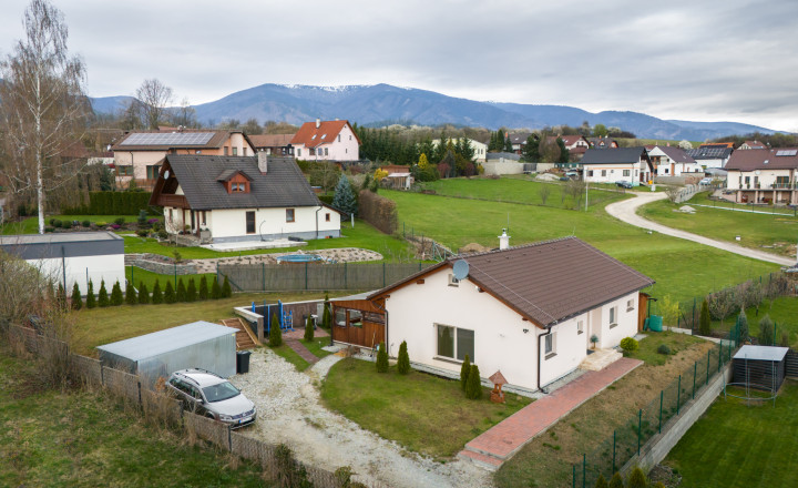 Novostavba vidieckého rodinného domu v Turčianskom Petre - fotografia 12