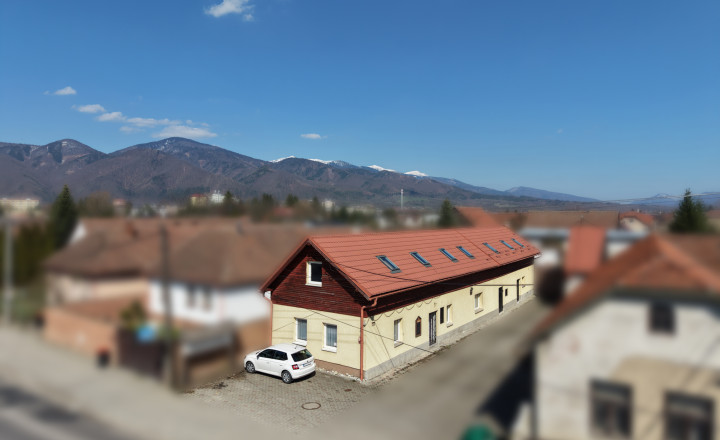 Multifunkčný objekt-Podnikanie a bývanie pod jednou strechou - fotografia 1