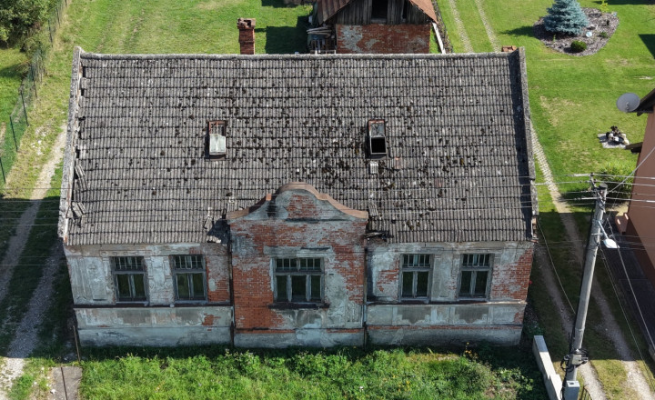 Vo výhradnom zastúpení ponúkam na predaj 4-izbový rodinný dom s historickým  charakterom v Sučanoch - fotografia 2