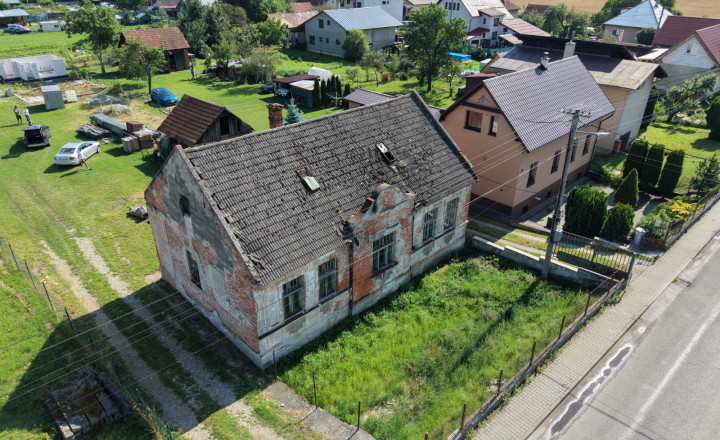 Vo výhradnom zastúpení ponúkam na predaj 4-izbový rodinný dom s historickým  charakterom v Sučanoch - fotografia 4