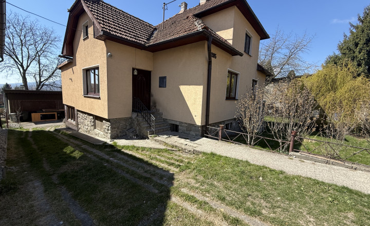 Výrazne znížená cena- Rodinný dom v Turčianskych Kľačanoch na priestrannom pozemku - fotografia 1
