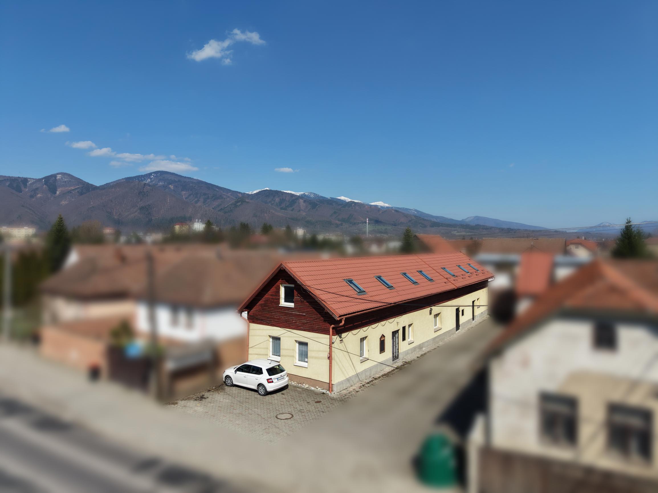 KOMERČNÝ OBJEKT S POTENCIÁLOM BÝVANIA