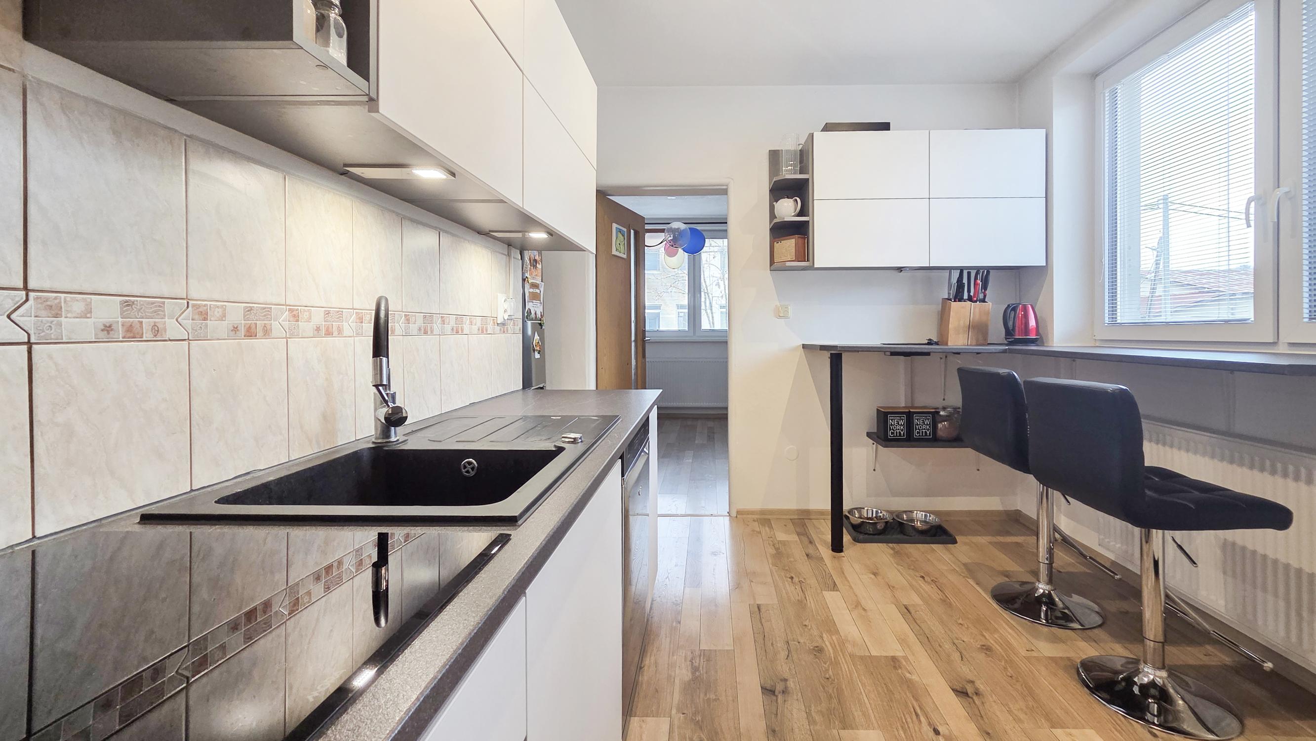 Predaj 3 izbového zrekonštruovaného bytu v tehlovej bytovke v obci Belá-Dulice